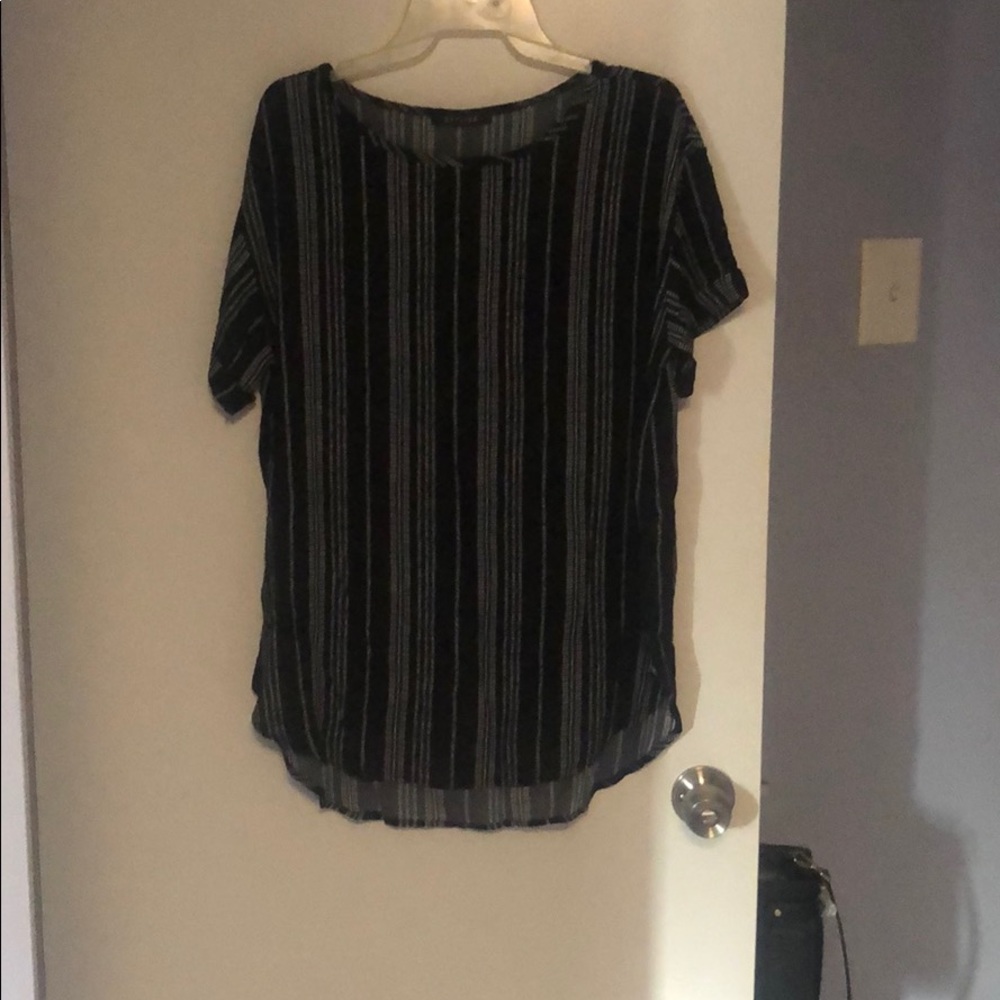 Black and white t shirt